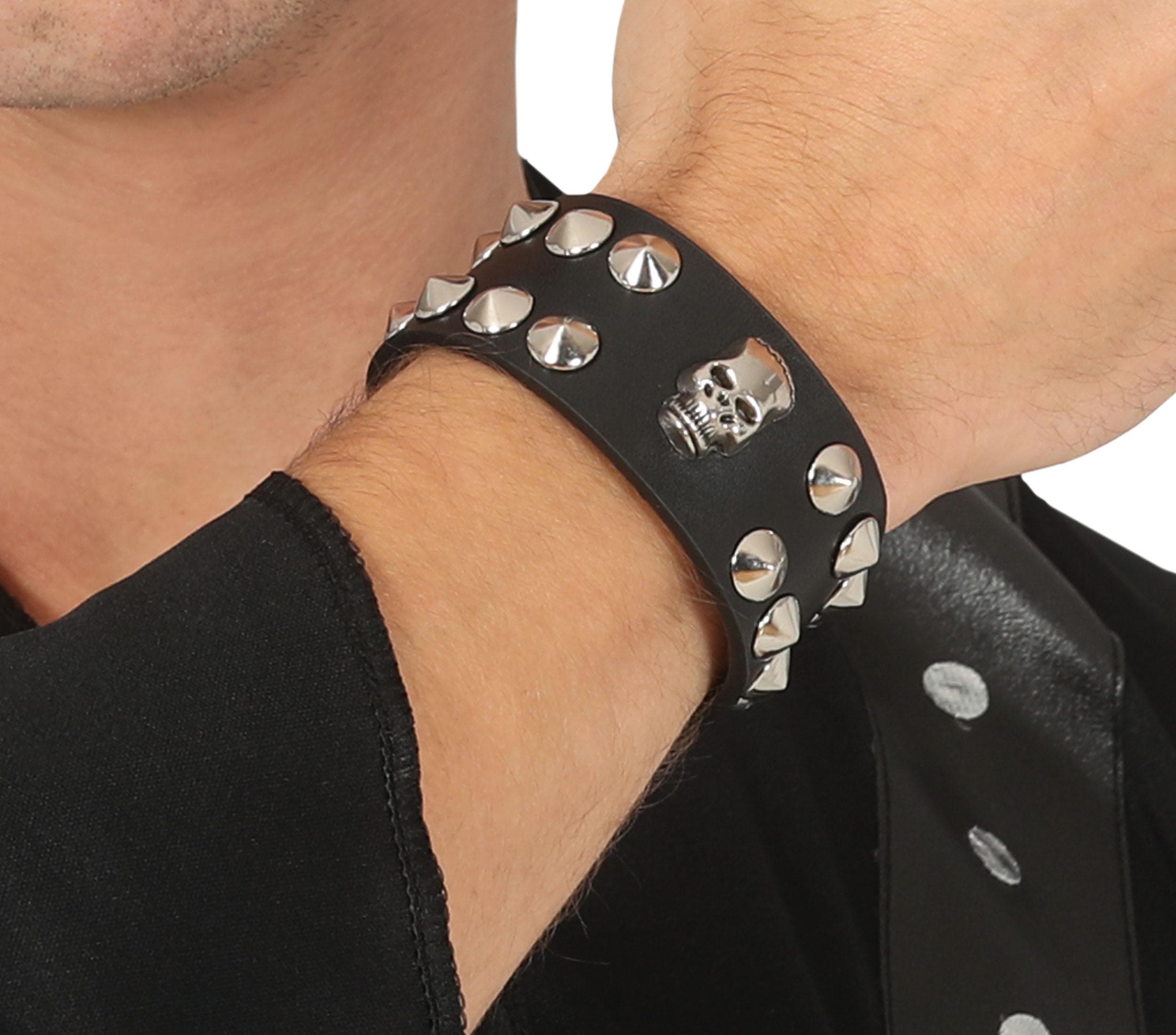 Sort armbånd med kranie i læderimitation