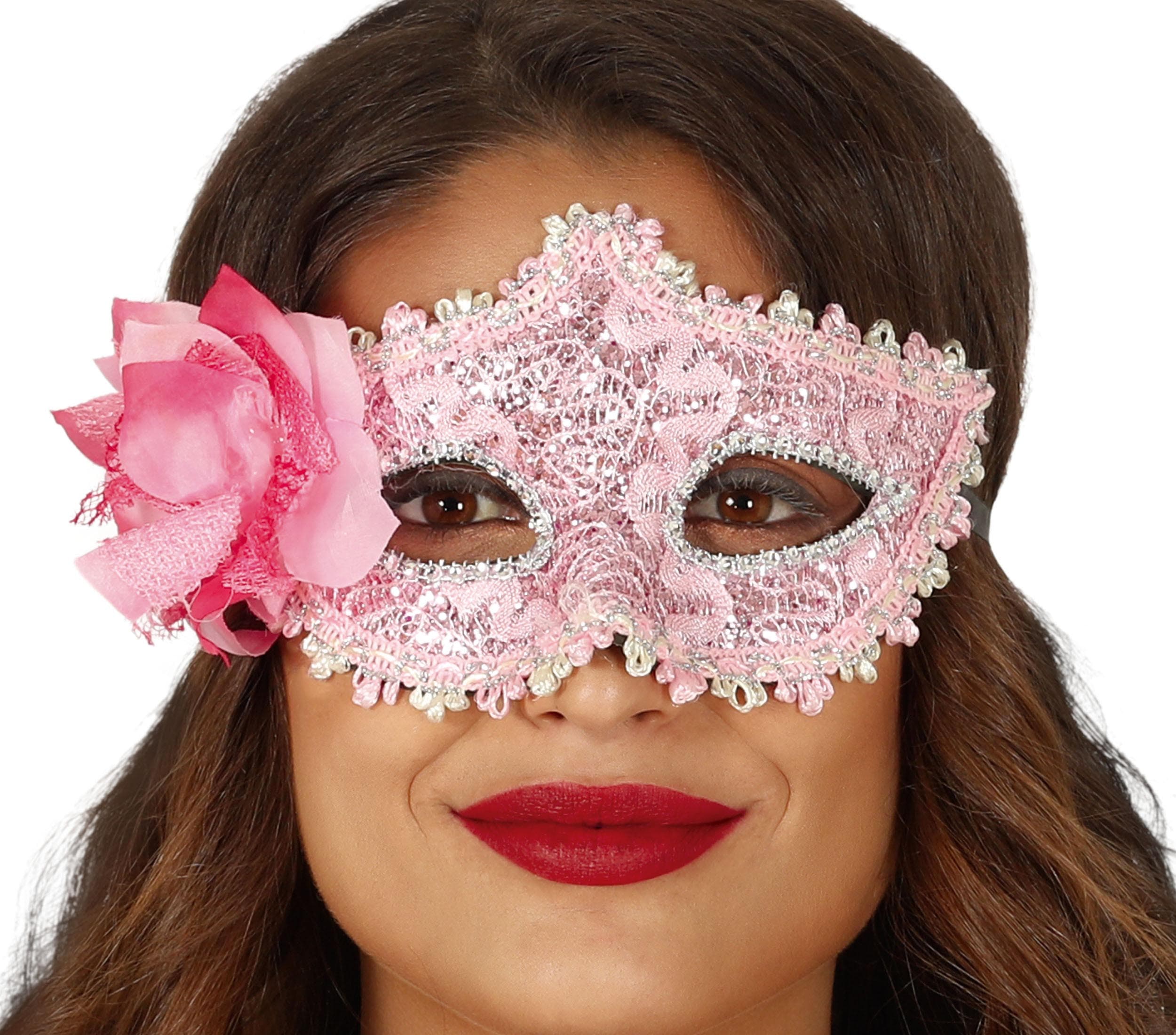 Lyserød maske med blomster