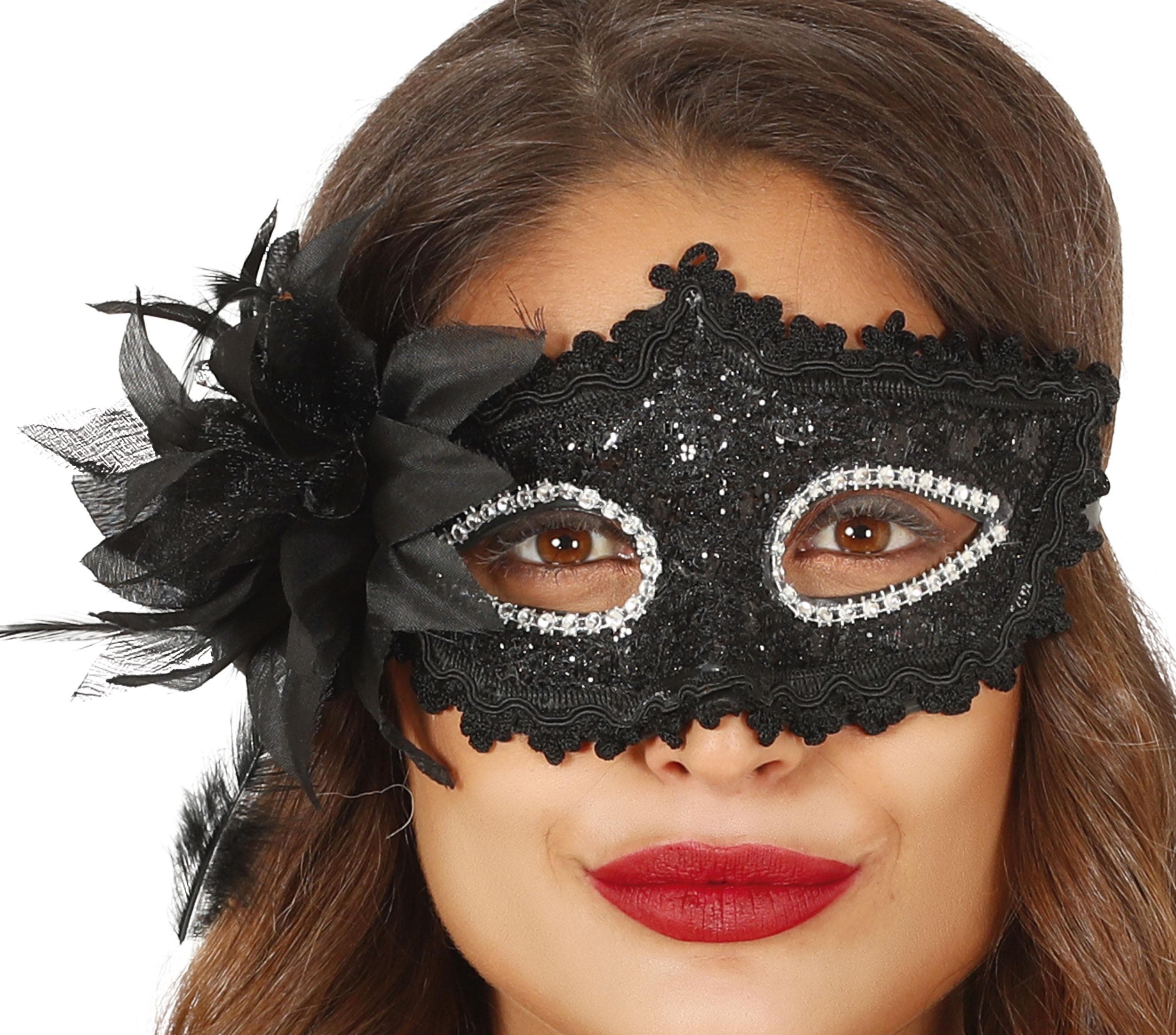Sort maske med blomster